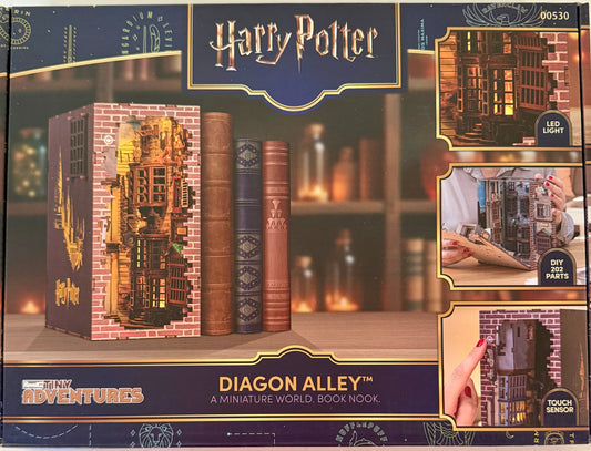 Harry Potter Tiny Adventures Book Nook Mini Diorama Diagon Alley 23cm