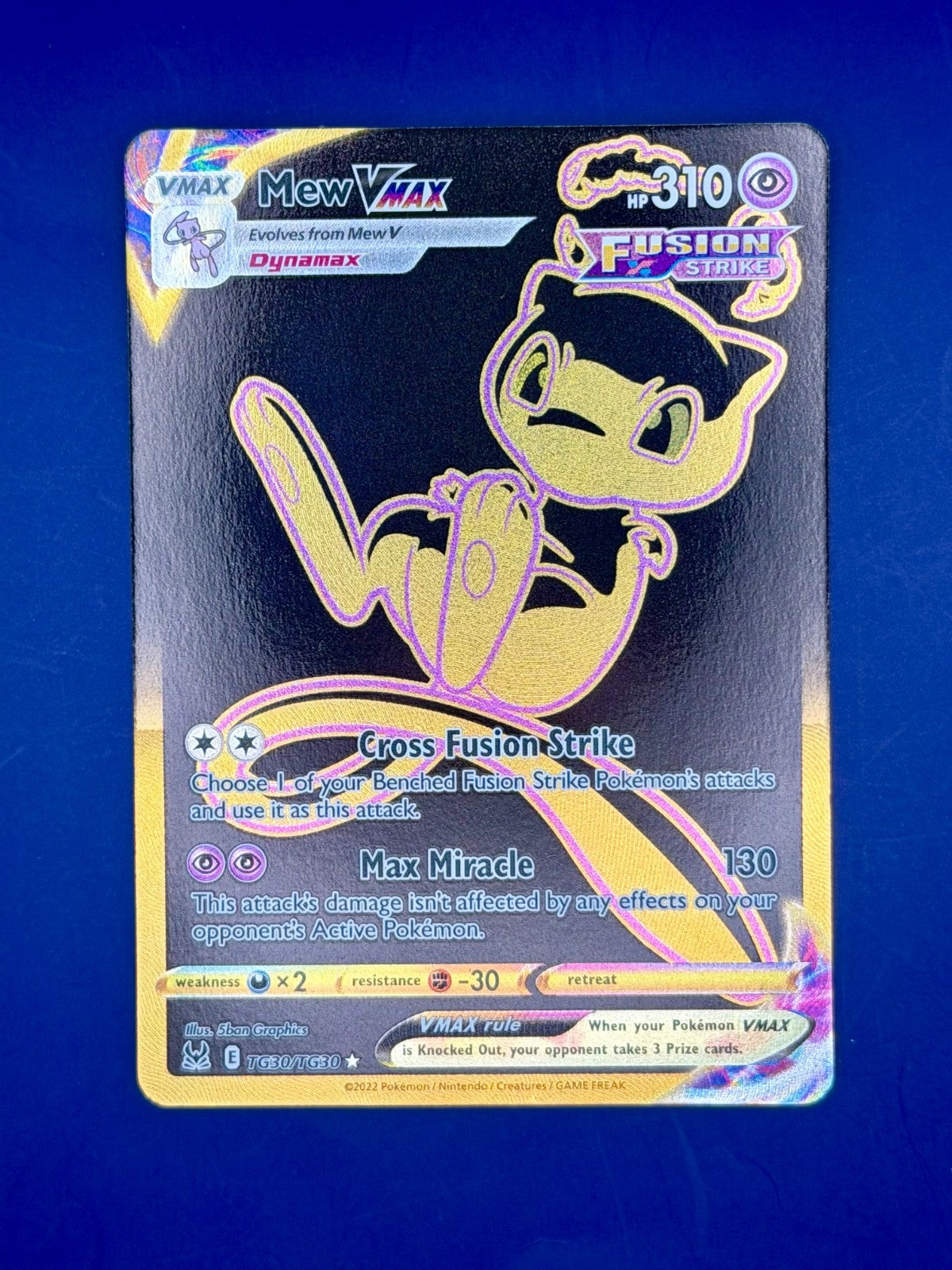 Pokémon Fusion Strike - Mew VMax Black And Gold - TG30/TG30 
