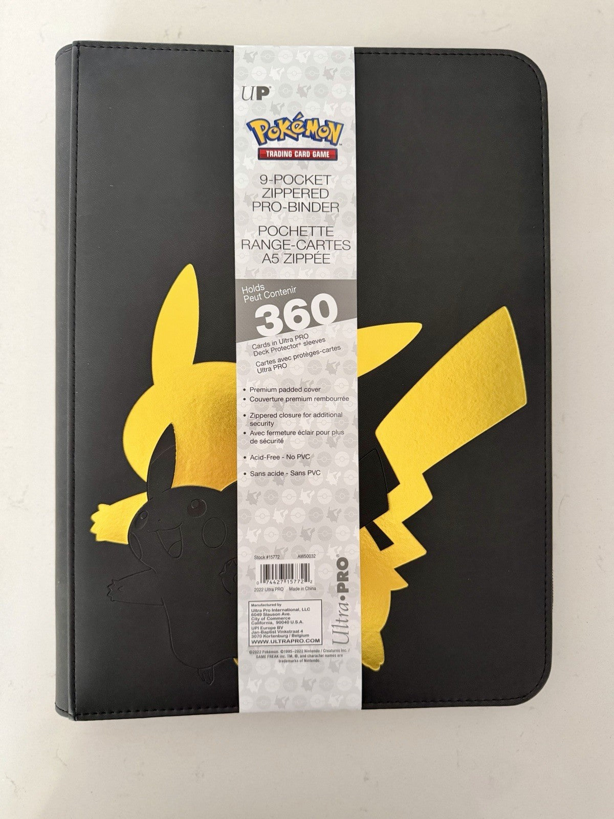 ULTRA PRO Elite Series Pikachu 9 Pocket Zip Pro-Binder Holds 360 Cards New